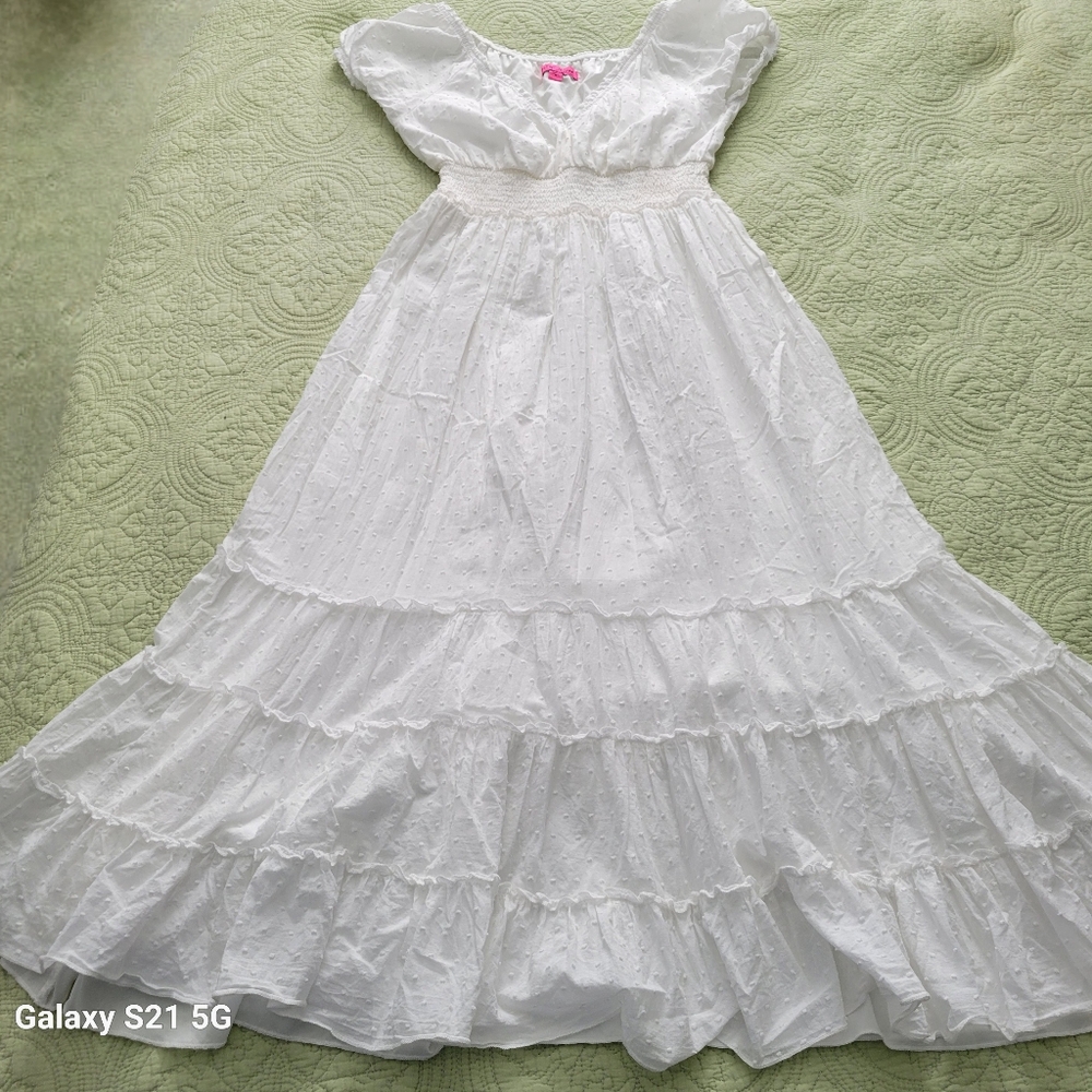 Betsey Johnson Elegant White Maxi Dress